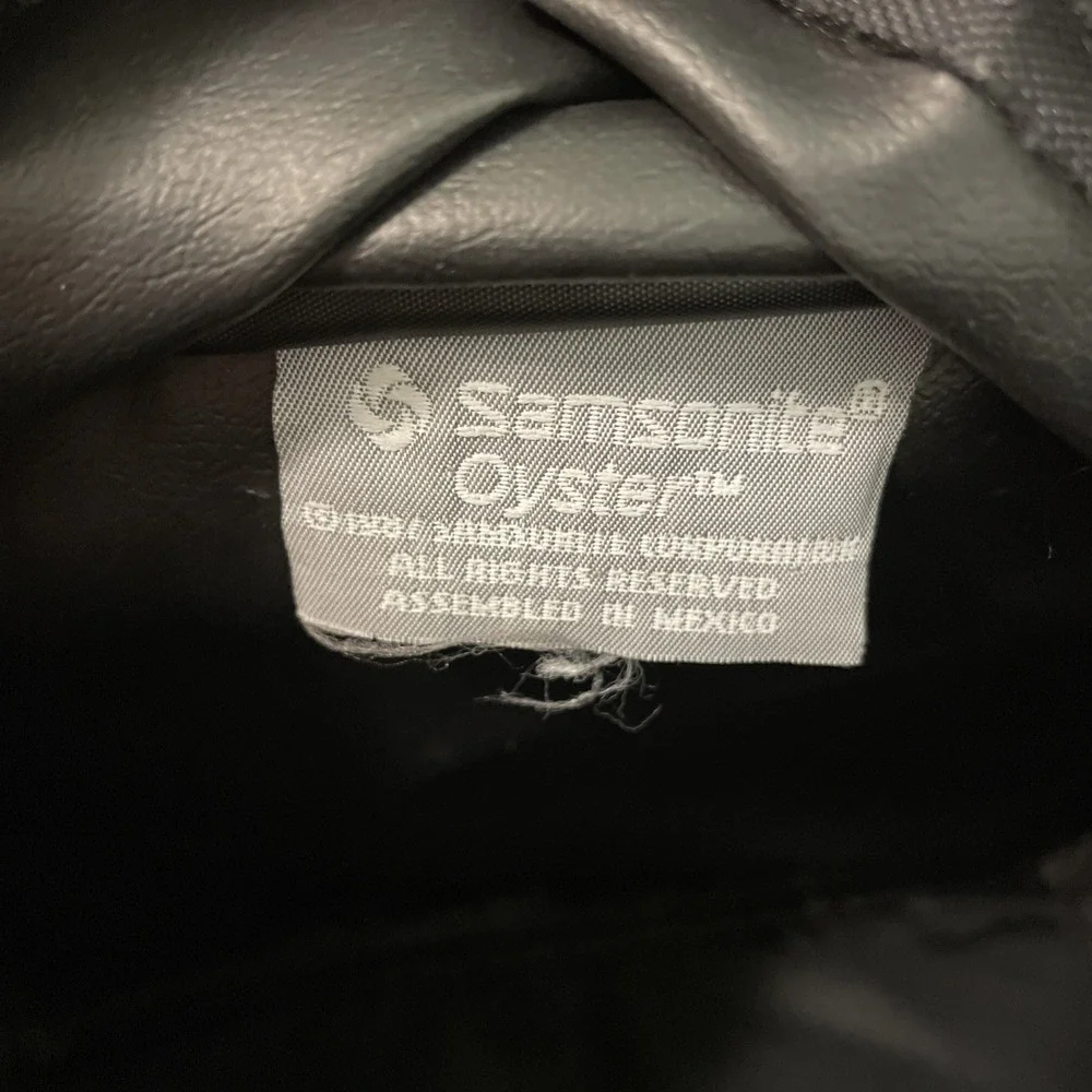 Samsonite Oyster Black + Red Trim Medium Shoulder Strap Bag Luggage Vintage 1987